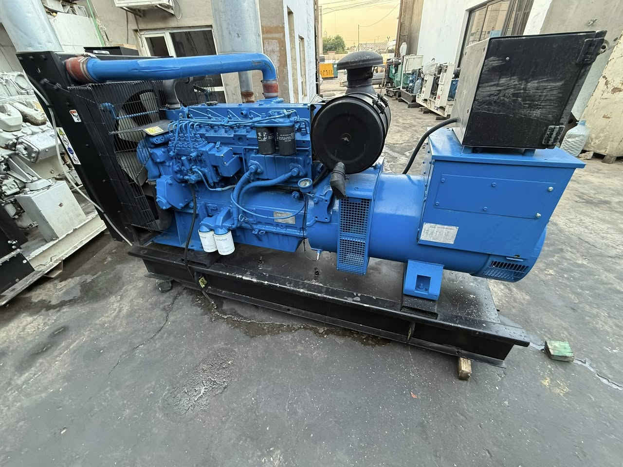 السلام عليكم
بيركنز 6 سلندر سوبر كولر 
150Kva 
السعر. 7500$ وبيها مجال 
ساعات اقل 1000 ساعه 
نظام اوتو حمايه فول اوتماتيك
وضع بلاد شركة  
أربيل صناعه جنوبيه 
نظام اوتو حمايه فول اوتماتيك
وضع بلاد شركة  
🚚يوجد توصيل الى جميع المحافظات وبضمان🚚
🚚كياندن هةية بو هةموو شاركان بةكرينتى🚚
 للاستفسار:
 ابو علي 
***********
***********
***********
