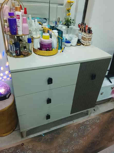 غرفه تركيا 5 قطع مصارلها شهرين بعدها جديده رايدها 600 وبيها مجال العنوان بغداد البياع ***********
