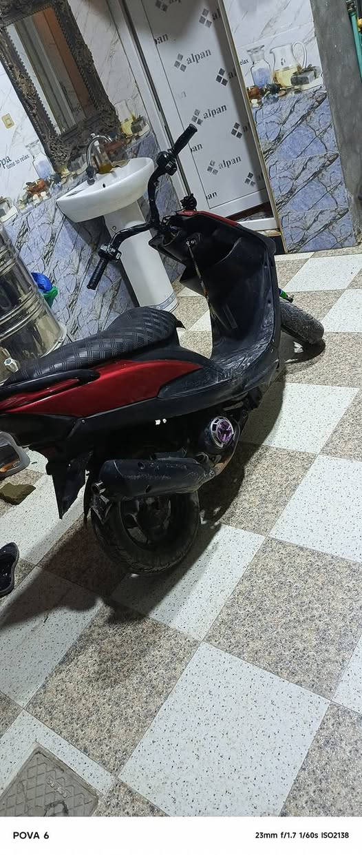 سلام عليكم ورحمة الله وبركاته دراجه ماكس عدله كفاله عامه دراجه نقصه بس صندوك وسعر بلاش 400وبي مجال لشرايه لتصال بهاذه الرقم ***********
