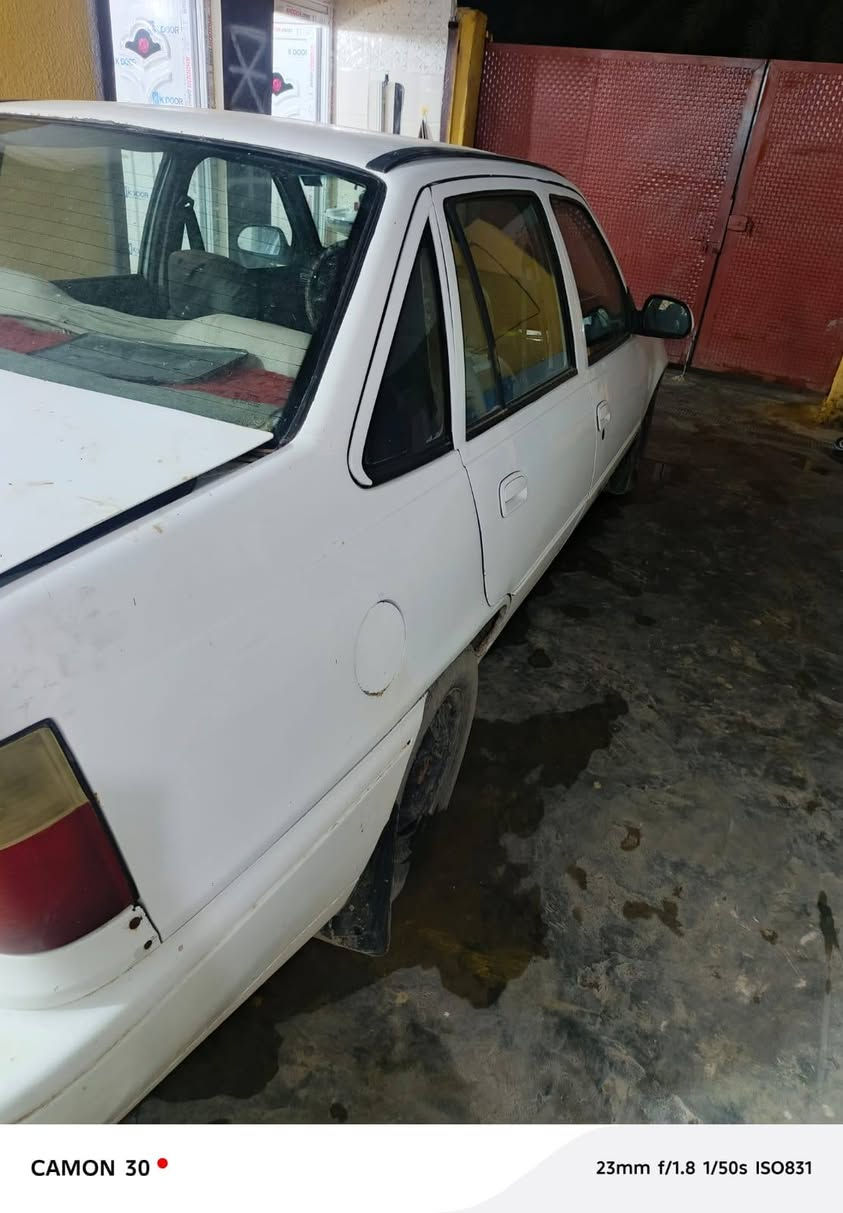 ***********
سياره سلو مديل ٩٥ سياره جدا نضيفه محرك ١٦٠٠ صدر جديد تايرات نضاف وباتري ومحرك وداخل كلشي بيهه بلاد سياره حلوه مالبيت بلاديه مكاني بعقوبه ساده سعر ٢٢ وبيهه مجال بسيط رقمي
