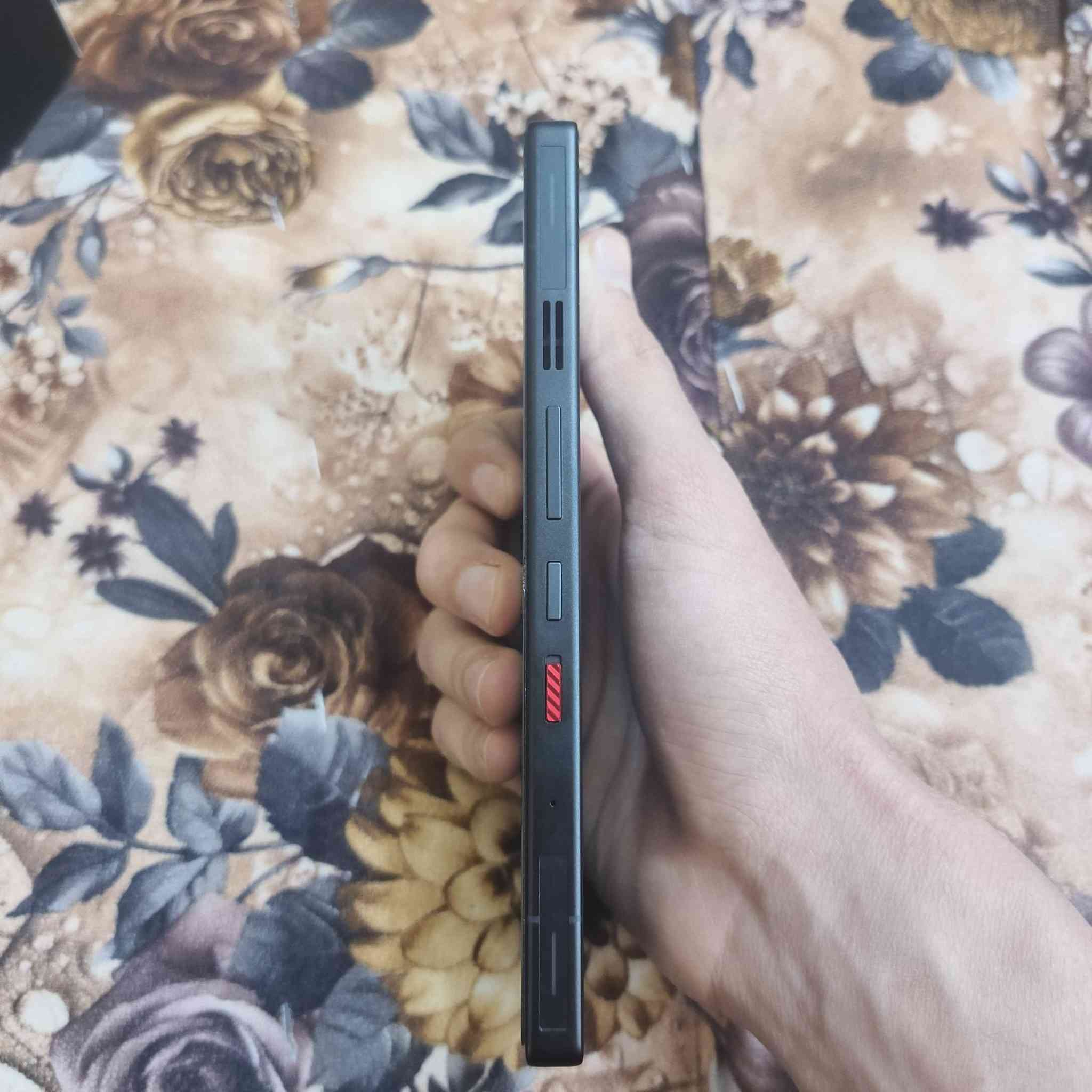 للبيع متوازي  ريد ماجك 11 ابرو النسخه العالميه مستعمل فقط 20 يوم الجهاز شخط واحد ما بي 
الذاكره 256
العشوائيه 12+12
الجهاز فول بلالعاب 
مكاني كربلاء حي العامل قرب جامع ال شبل او رسول الاعضم 
سعره 940 الاف وبي مجال شي قليل 
رقم الهاتف واتساب ***********
