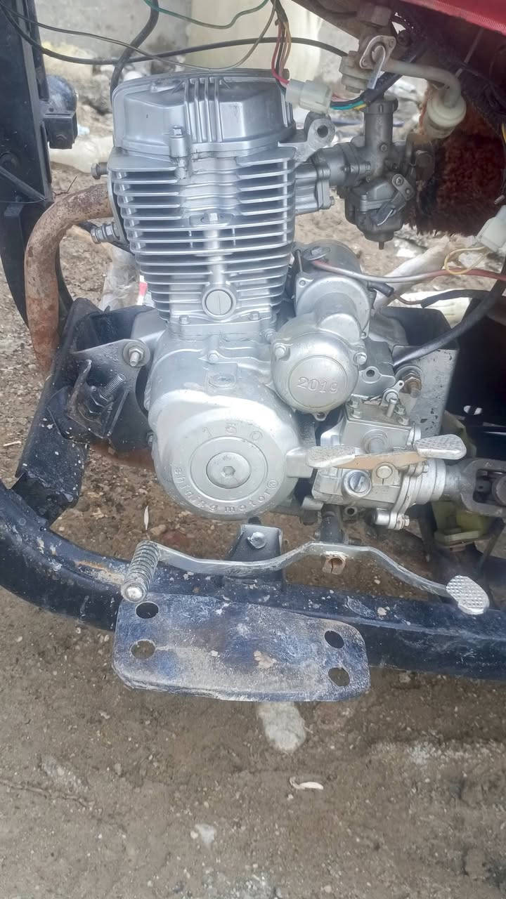 سلام عليكم ستوته للبيع اكسل ومحرك مكفولات شاصي موديل 14 السعر 450 وبيها مجال للطيبين والشراي يتصل على الرقم ***********
