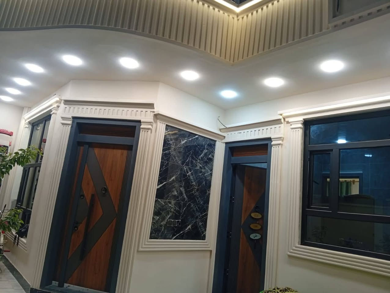 للبيع بيت 200متر طابقين🏘
يبعد عن الشارع الرئيسي 50 متر
#طابق_الاول  استقبال  وصالة غرفتين نوم وصحيات🏡
#طابق_الثاني غرفتين نوم وصالة وصحيات وسطح خارجي 🏡
#خدمات ماء وكهرباء وتبليط وكيبل ضوئي
قرب على المدرسة🏢🧑‍🏫
قريب على جامع المدينه المنورة🕌
البيت  جديد بناء سنه2026💯
#السعر 145
التحرير الحولي زراعي 
مكتب الإعم***********☎️

