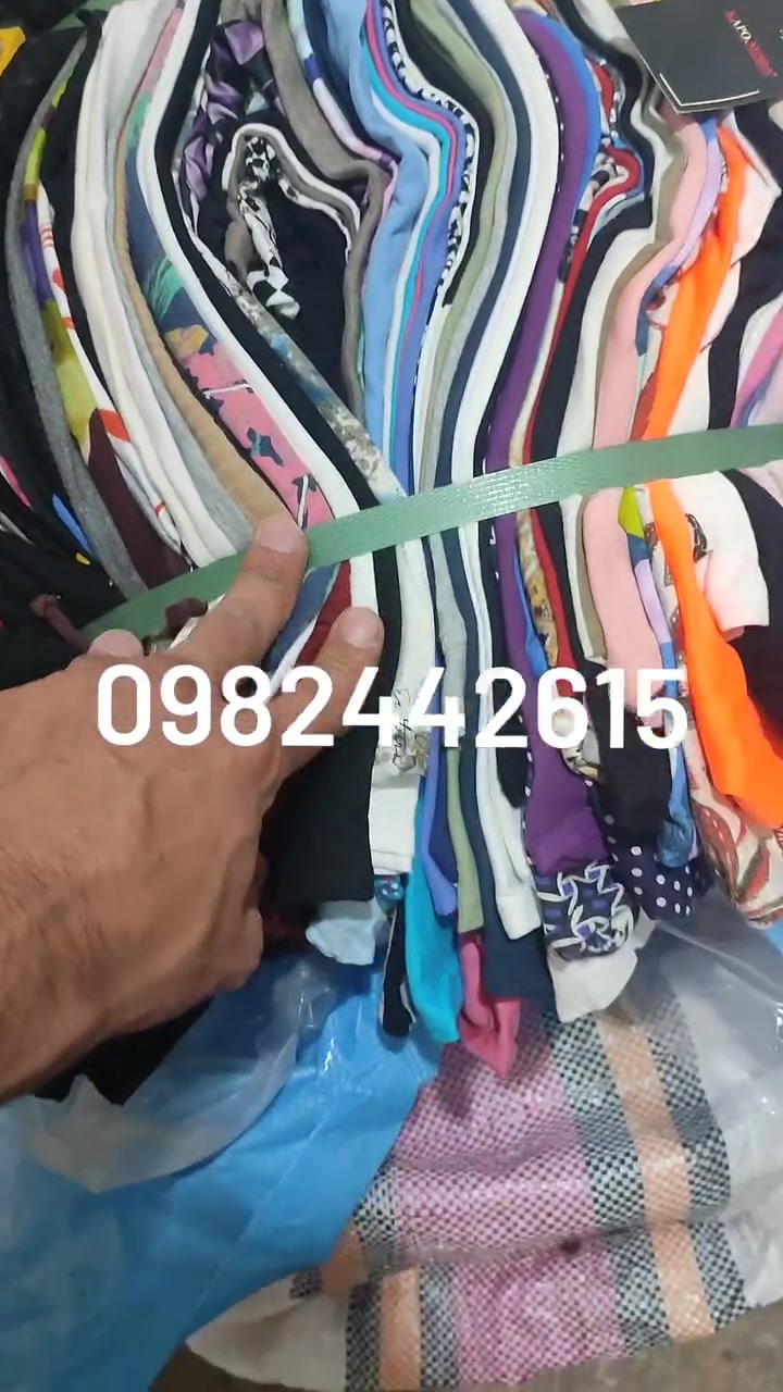 تشكيل أوربي عيار EX كريم 🔥 ✅ 

وزن الرصة 40 كغ 👍🏻 

الأصناف المتوفرة :

- بلوز نسائي

- بروتيل

- تيشيرت نسائي

- تيشيرت رجالي 

- رمج

- عفش قطن

- لانجري

- دعسات أرضية 

- روب نسائي

- قميص رجالي

- روب بناتي

- بنطلون جينز رجالي

- قميص + تيشيرت ولادي

- برنص بشكير

- بشكير

- داخلي قطن

- هاواي

- بنطلون قماش عريض

- شورط رجالي

- بنطال رجالي قطن

- بنطال ولادي

- برنص

- بنطال محير

- سالوبيت 

- جراب

- بولو كم نسائي

- برادي

- فيزون

- جلابية

- روب نوم

..

الله يحسن الجبر عن الجميع 🌹 

متوفر جميع الأصناف والعيارات 👍🏻😊

لرؤية ومتابعة كل جديد ، تابع قناتنا على الواتس 👇🏻✅

https://whatsapp.com/channel/0029VbCPYqQDDmFO4jmKQt10

رقم واتس للحجز والاستفسار : 

0982442615 📱

خدمة الشحن إلى المحافظات السورية ✈️ 

#seasons

...

#ألبسة #أوربية #ملابس #عيار #تصافي_ماركات #كريمي #اكسترا #البسه #اوربيه #سوبر_كريم #باله #بالات #جملة #جمله #اول #أول #رصات #البسة_اوربية #جمله #دمشق #حمص #طرطوس #الساحل #ادلب #اللاذقية #حماه #الغاب #مصياف #السويداء حلب درعا القنيطرة الشام جبلة صيفي غروب بالات باله رصة


**إذا كنت صاحب هذا الإعلان وتريد حذفه لأي سبب، رجاءا أرسل رسالة إلى الدعم الفني**