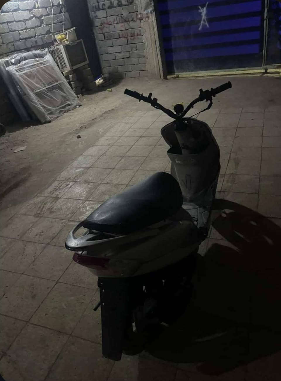 سلام عليڪم 
ماكس قجمه بيع فقط 
دراجه جاهزه وكلشي ما بيه مفتوحه مࢪه وحده 
سعر ٥٠٠ وبيه مجال
نقصه بس استان ودشلي فقط والعينه مالته موجوده
دراجه تجي وتفحصه 
مكاني بصࢪه قضاء المدينه قࢪب جسࢪ الڪࢪامه 
الهاتف *********** اتصال فقط بدون واتساب 

مڪلف بنشࢪ
