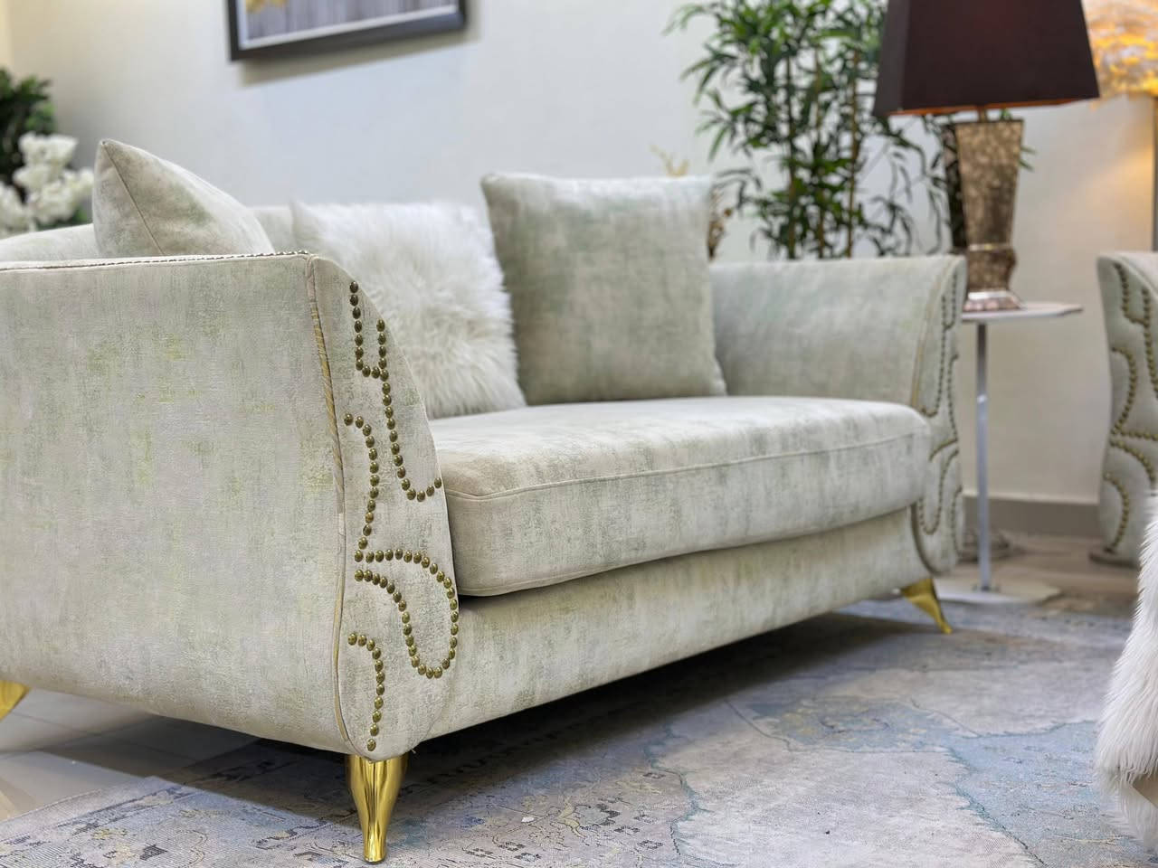 For sale Midas sofa 50781696
3+2+2 total 7 seater 
Call WhatsApp 50781696


**إذا كنت صاحب هذا الإعلان وتريد حذفه لأي سبب، رجاءا أرسل رسالة إلى الدعم الفني**