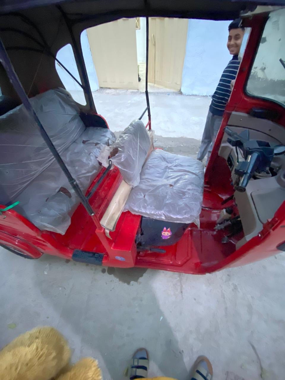 لسلام عليكم للبيع موديل 18 رقم انكليزي جديد *********** التكتك معمره جديد ومكينه حلوه قبل شهرين مجفته لاتنقيص ولا تبخير كاعيات جدد دراجه مال واحد يريد يشتغل عله باب لله 
سعره 3900 وبيه مجال قليل مكاني الحمزه الغربي
