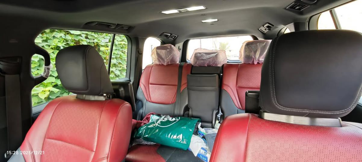 لاندكروز لمتدد للبيع او مراوس بموديل اقل
* ⁠الموديل : 2024ساز 

* كفالة عامة 

* ⁠الفئة: GXR / LIMTE  بلاك اديشن * ⁠اللون اسود رقم بغداد 

* ⁠العداد 55000 )

داخل جلد 

اسودواحمر بلادي * 

* ⁠محرك  6 سلند (4000)  

* ⁠لد شباك امامي 

* ⁠دوسات جانبية نيكل ضوئية 

* ⁠سبايدر شمعة

*لحاية) 

* 

* ⁠بصمة تشغيل بصمات ابواب عدد (5) 

* سيارة ملغلفة PPf ب كامل ضمان 10 سنوات 

* ⁠شاشة امامية كبيرة 

* شاشات خلفية عدد (2)

* ⁠كامرات عدد 4 (360 درجة) 

* ⁠فتحة سقف (سلايت) 

* ⁠كراسي الامامية كهرباء 

* كراسي الامامية  تدفئة تبريد 

* ⁠مقاعد (7) راكب دفع رباعي (4 * 4) 

* ⁠ثلاجة وسطية جنطة كهرباء 

* ⁠تبريد شاشة شاحن 

* طفاية  

* ⁠حساس امامي خلفي 

* ⁠مري طي كهرباء 

* ⁠وباقي مواصفاتGXR المتد المعروفة 

* رقم بغداد بأسمي
السعر 74.000 
* 
 للاستفسار هاتف ***********
