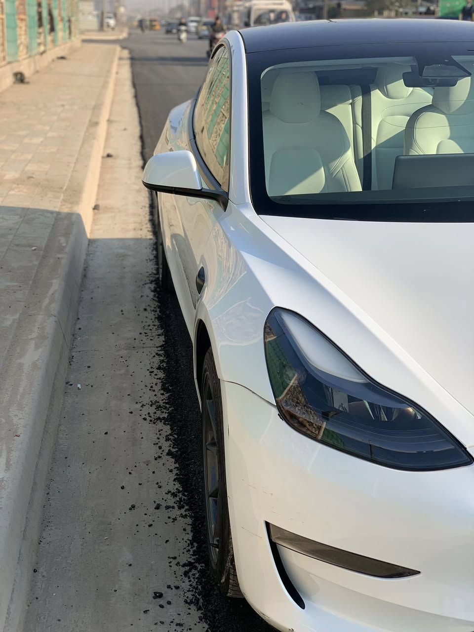 Tesla model 3 

 2023 
لون اليض داخل ابيض.

حادثە خفیف و بدون ایرباگ صندوق و الجاملغ فاتحي بامريكا
‏
.
سعر سیارە 173$ و بي مجال

*********** 
.
