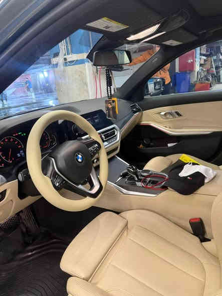 ‏Bmw 330i xdrive 2020 ( مكانهة بغدادد) 

مواصفات 330i xdrive معروفه فول بس مابي داتاشو و كيج الكتروني باقيات فول 

وارد امريكى 
حادثهة بس كلير باب السائق من امريكا عدا كلشي مكفول بالسيارة  موضح بالصور هم 
دعامي لدعاميه بشرط 
كير محرك كهربائيات بشرط
ماشية فقط90 الف كيلومتر حقيقي

سعر/ 238 بي مجال بسيط 
مكان سياره / بغداد 

***********
