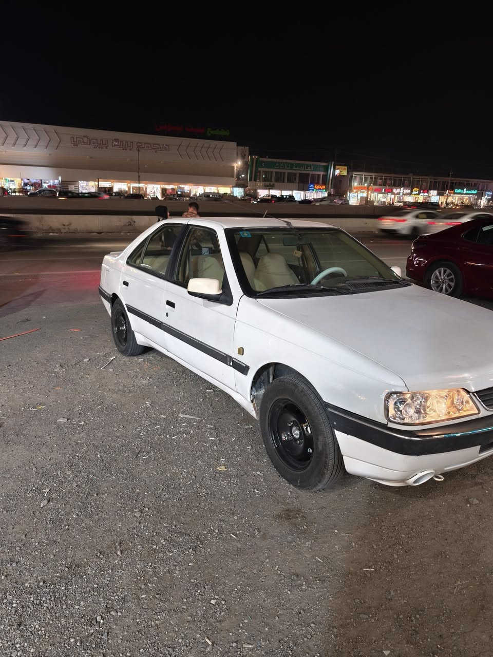 السلام عليكم بيجو لميس مديل 2012
السياره حلوه ونضيفه حداديه 80%
بيه جاملخ خلفي وتكحيل جملغ الامامي
السياره هزه جديده تدفه تبريد شغال
السعر 39 وبيه مجال للطيبين 
ه‍/***********
