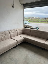 طقم L • ١٠ مقاعد • جديد