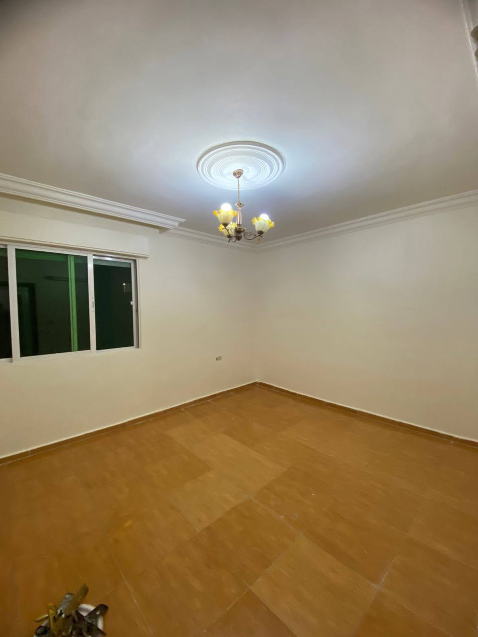 � شقة أحلامك للبيع – الربط / ضاحية الحسين 🌟

✨ مساحة 127 م² | 3 غرف نوم (واحدة ماستر) | غرفة ضيوف | صالة واسعة | مطبخ | 3 حمامات | بلكونة مطلة
✨ واجهات شرقية وجنوبية تهوية وإضاءة ممتازة

📍 الموقع: ضاحية الحسين – الربط
🏥 قريب جدًا من مستشفى بسمة الجديد ومستشفى بديعة
🛍️ قريب من الأسواق والخدمات والمواصلات

💰 السعر: 38,000 دينار فقط – فرصة مميزة للسكن أو الاستثمار

📞 للتواصل والاستفسار الاتصال على الرقم التالي 

0776967029

مكتب الشيخ للخدمات العامه 

أدخل على صفحتنا لتشاهد كل ما لدينا 

#شقق٠فارغه٠للبيع٠ضاحيه٠الحسين٠قرب٠مستشفى٠بديعه٠استثمار٠او٠سكن٠للبيع٠للبيع


**إذا كنت صاحب هذا الإعلان وتريد حذفه لأي سبب، رجاءا أرسل رسالة إلى الدعم الفني**