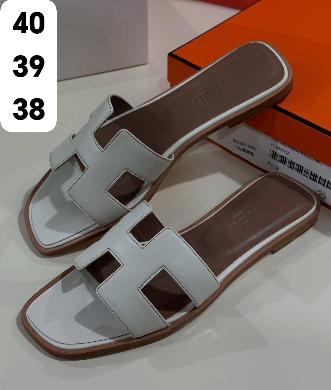 ب٣ ونص القطعه
تخفيضات 
سلبرات نسائي
طبيات
خفيفه باللبس
توفرت ب٤ اللوان 
السعر ٣وتص
القياسات -38-39-40
يتوفر توصيل
للحجز والاستفسار مراسلة البيج


**إذا كنت صاحب هذا الإعلان وتريد حذفه لأي سبب، رجاءا أرسل رسالة إلى الدعم الفني**