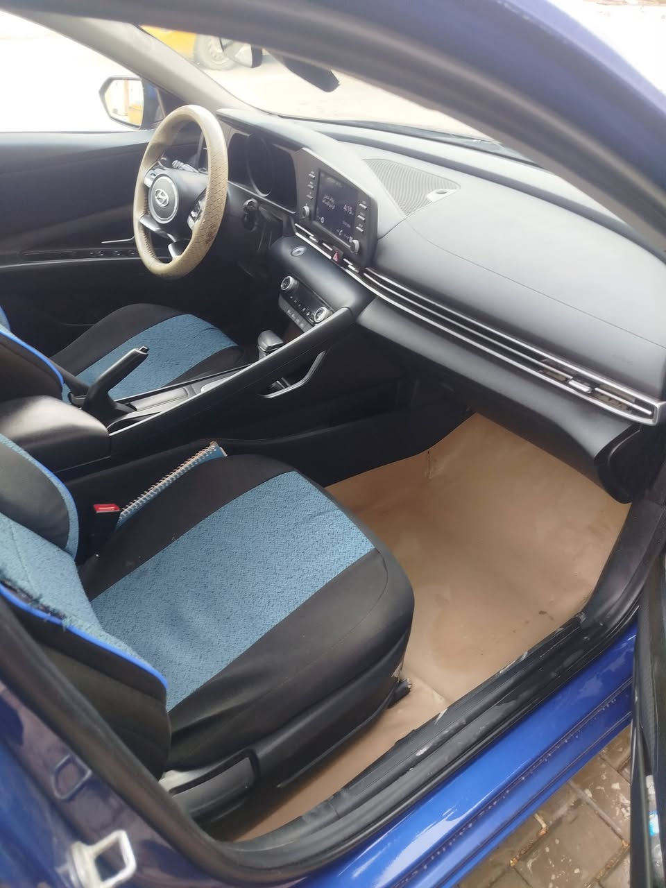 السلام عليكم هونداي النترا للبيع موديل 23امريكي نص فول السعر ١٣٥ مكان السياره  السماوه ***********
