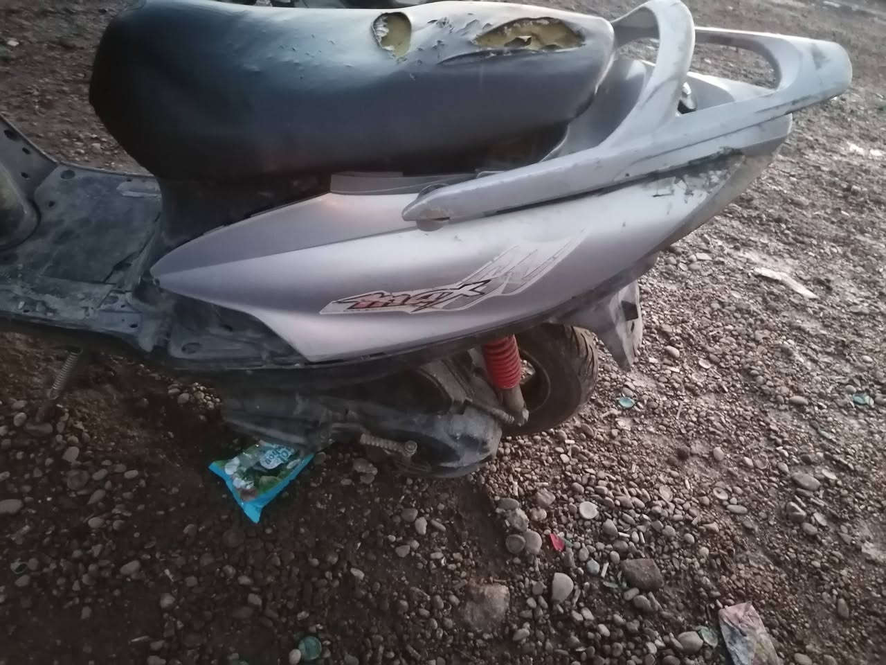 ماكس ١٤٠ مجفته البارحه لانضوح ولاتبخير كلشي بيها شغال بس عوزها باتري كهربائيات شلع شغاله السعر ٢٠٠  شراي اتصل ***********
