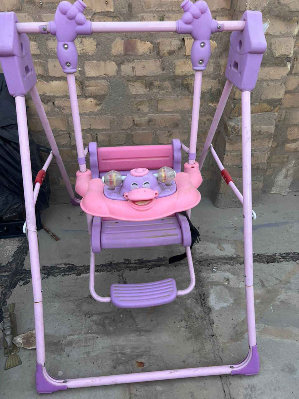 مرجوحة اطفال لبيع 
سعرة ٤٠ الف وبي مجال 
مكان بغداد الاعظمية مقبرة الملكية 
***********
