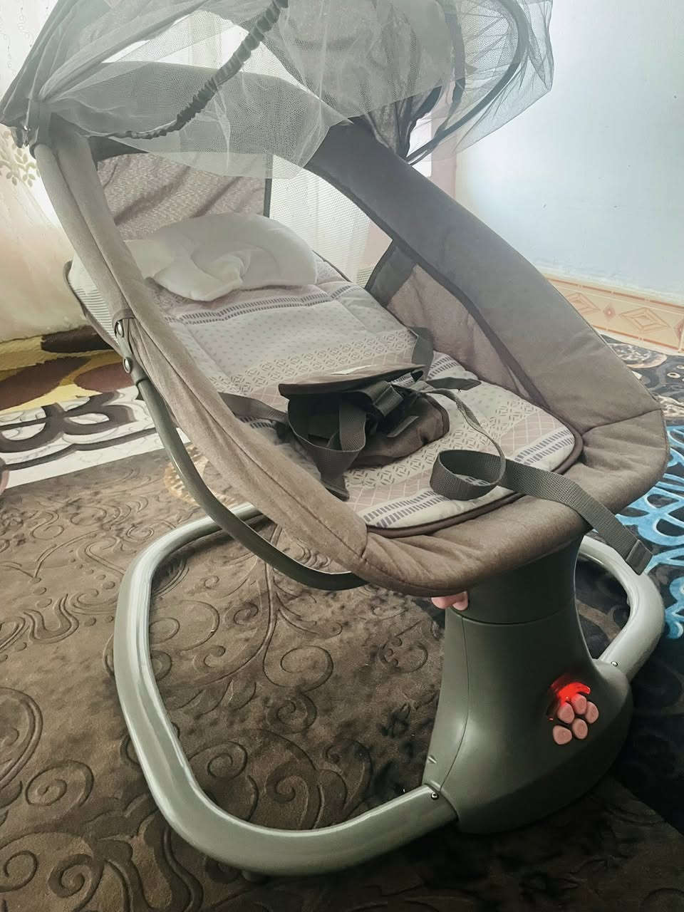 سلام عليكم كاروك متحرك على كهرباء سعر ٧٠ وبي مجال مكان الانوار الصدر  رقم ***********
