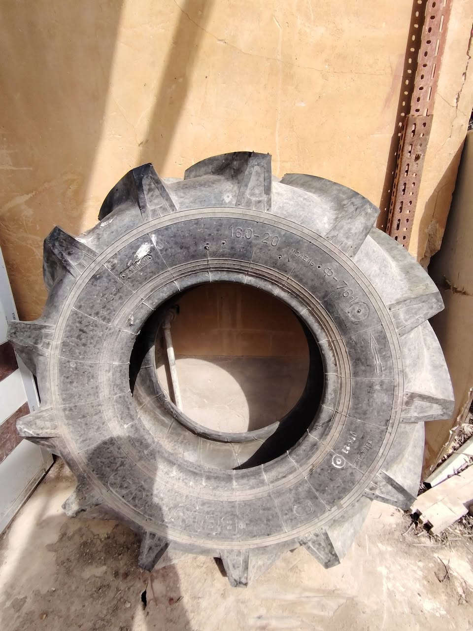 تخم تايرات بعدهن جدد ما مستخدمات مثل ما موضح بلصوره المكان الفلوجه للاستفسار خاص او الاتصال ***********
