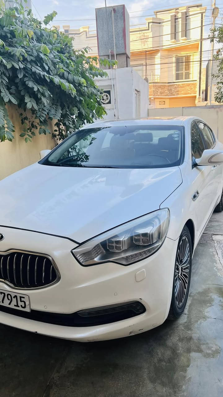 كيا كوريس 2014 خليجي فئه اولى  
محرك 3800 V6
گير 8 نمر كوبرا
اللون ابيض صدفي
كل الابواب شفط 
الجنطه شفط
بصمه اربع ابواب
ستيرن كهرباء متحرك
ذاكره خزن كشن السائق والستيرن
دبل جام لعزل الصوت والحراره
رادار كل الجهات مع تحذير المنطقه العمياء 
لايتات لد ١٦ عدسه زنون ومتحرك 
زراك لايت
اكياس هواء كهرباء للراحه في كشن السائق والكشنات الخلفيه
بروجكترات لد 
كشنات جلد (النابا) افخم انواع الجلود لون بيجي
جكات تصعد وتنزل السياره
مري شفط وقلاب عالبگ لرؤيه اوضح
مرايات تعتيم للاضاءة العاليه وهيتر 
قماره شامواه فاخر 
كامرات عدد ٤ رؤيه محيطيه 360 درجه والخلفيه دواره مع الستيرن
حساسات امامي خلفي
حساس مانع تصادم
حساس يقفل الكير اذا الابواب مومغلقه
فتحه سقف
كشنات جلد تدفئه وتبريد امامي خلفي
كشنات كهرباء امامي خلفي
شاشات عدد 3
تحكم ماوس امامي خلفي
الكشنات الخلفيه VIP 
تبريد 3 قطع
حساس مناخ اوتو يتحكم بفتح وغلق الهواء الخارجي حسب نقاوه الجو 
بردات عدد 5 بلاد
ايرباكات عدد 9
سماعات شركه لكسكون 14 سماعه
 دمام عدد ٢ امامي خلفي
تحديد مسار
شاشه عرض معلومات عالجامه الاماميه 
العينه شاشه وامكانيه تغيير شكل العدادات حسب الرغبه
هاند بريك بصمه كهرباء
نضام اوتو هولد
انضمه قياده عدد 4 عادي وايكو وسبورت وثلج
نضام مانع انزلاق ABS
نضام تراكشن كونترول 
نضام حزام امان كهربائي
مثبت سرعه ورادار تفاعلى
وبعد هواي مواصفات مامذكوره 
 

ملاحظه: السياره حادثها بجم ضربتها خفيفه ع اثرها تبدل بنيد وبارد اربع اصابع بالجاملغين الاماميه وتكحيل خفيف باالهلال الجاملع الخلفي عكس السايق بدون دواخل يعني لا ايرباك طاك ولا شي سونار موجود او تحب تسوي سونار ثاني باليعجبك  
رقم اربيل دولي هزه وسنويه جديد بسمي شخصياً 
السعر/ 170 وبيها مجال بسيط
مكان السياره الانبار / الرمادي

***********
