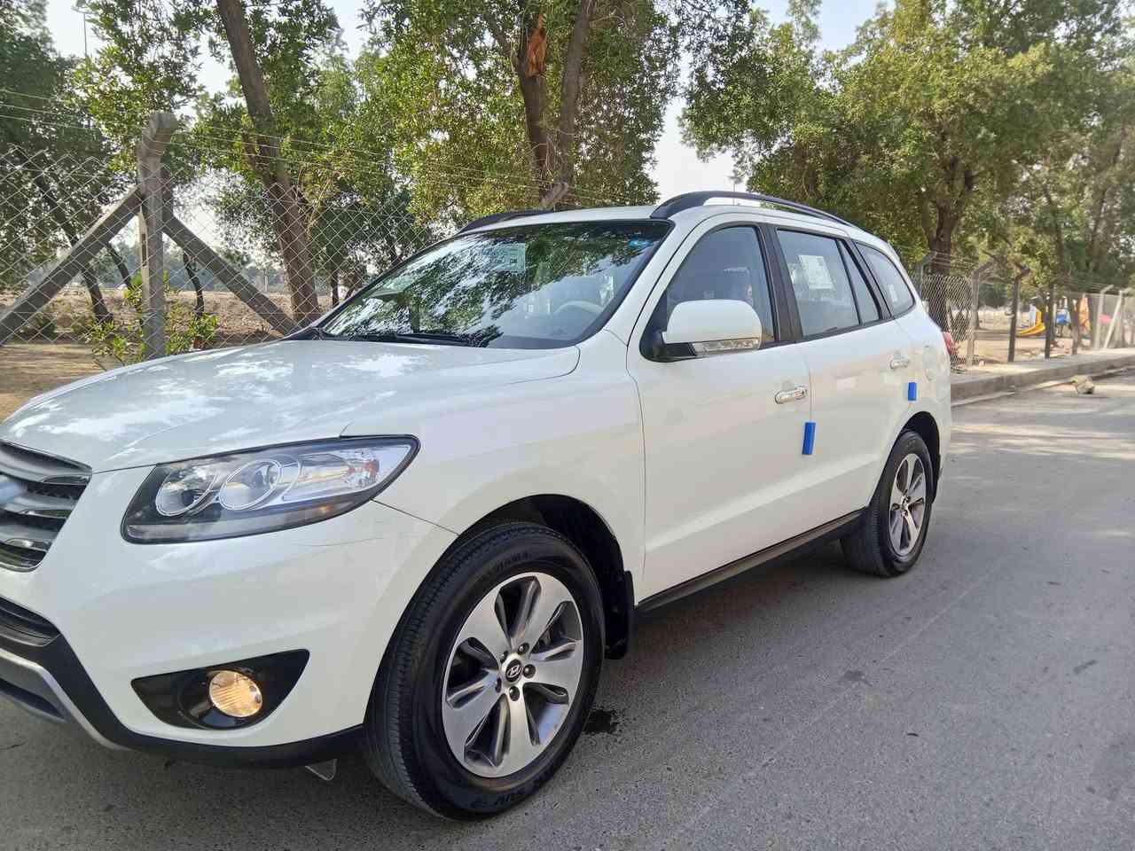 السلام عليكم سنتافيه موديل 2012خليجي السياره فول مواصفات مكينه6سلندر 7راكب سياره بي مكانات صبغ بدون دوخل السيارة جديده وجاهزه مكينه وكير وحداديه تبريد ثلج صدر تايرات جديد العنوان بغداد الامين الرقم الها*********** السعر124وبي مجال شي بسيط
