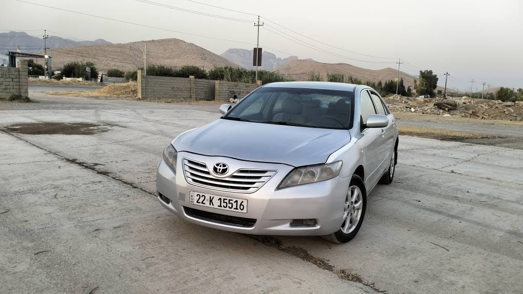 toyota camry
2009
خلیجی 
ناوزەرد
مەکینە چوار بستۆن
گێڕو مەکینە بەشەرت
تەبرید بەشەرت
سەنەوی تازەیە
سێ پارچەی پێشی سبووخە، لای سەکنی ناوی گرتوە+دووبست شانی لای سایق، بڕانەوەی بەشەرت
هیچ کاڵبوونەوەی نیە، سەقفی وەک شووشەوایە، تەرزەی نیە
ساردەکوتی نیە
ئەگەر مشتەری تێل بکە، معامەلە بە مسج و کۆمێنت ناکرێ
شوێن حاجیاوا
86 گەڵا
***********
*********** شربازهير, السليمانية
