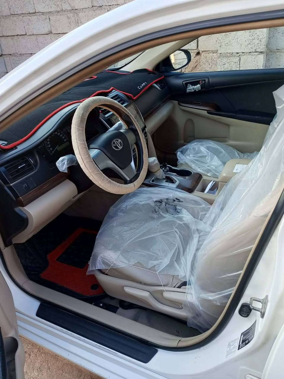 سلام عليكم
سيارة كامري موديل 2012 خليجي 
سيارة بسمي سياره ماطخوخه طخه مال جناي على ايدي محرك 2500 تخم تاير جديد مكان اديالى الخالص دوجمه سعر 143وبيه مجال للجناي رقم ***********
