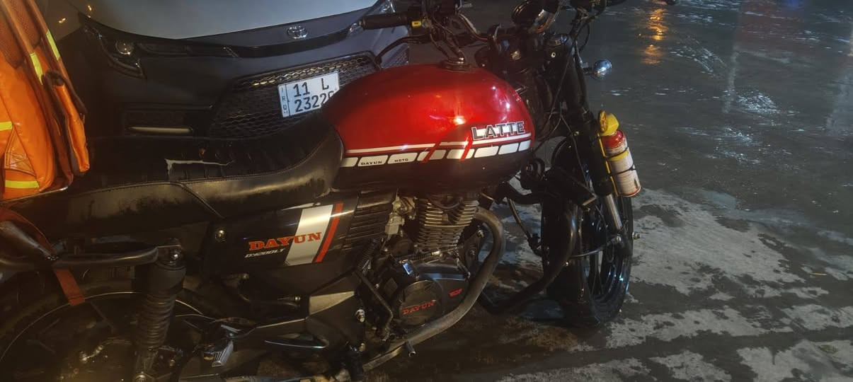 دايوان لاتي 2023
مرقم ديالى مشروع وطني هزة جديد ماشية  ١٨٠٠٠ 
الدراجه خير من الله ماناقصها غير دبل تجفيت لا أكثر  
اكفلك كلشي بلدراجه من التاير للكلوب 
2600 وبيها مجال 
الشراي يتصل 
***********
