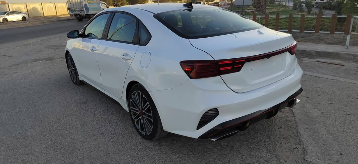 كورلا بغداد موديل 24
جي تي لاين 
ماشيه 40
حادثها موضح بالصور 
وارد امريكي 
فول مواصفات عدا الفتحة 
السعر 152 
الاستفسارات و التواصل 
الاتصال ***********
بغداد الدورة حي الوادي
