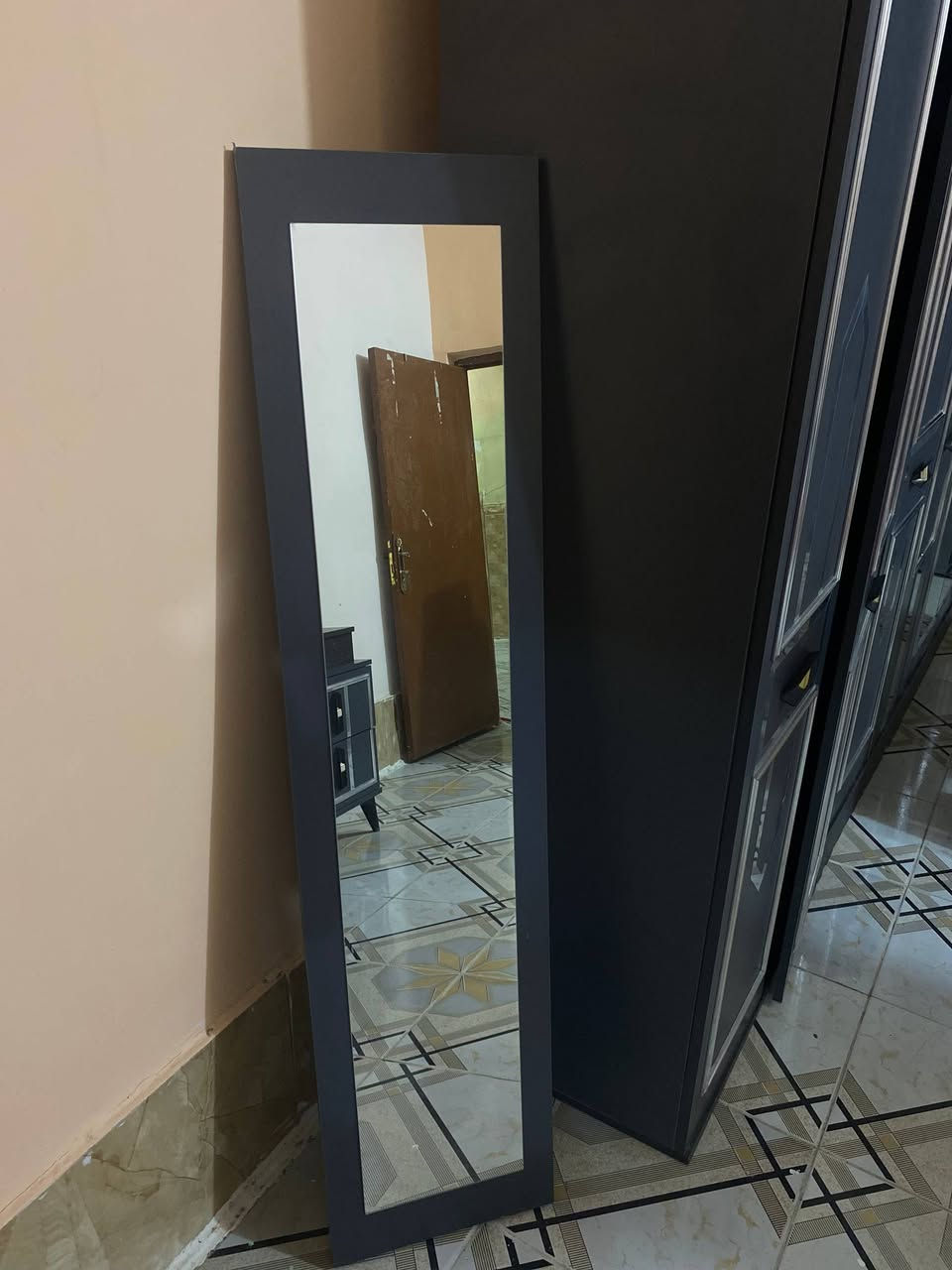 السلام عليكم الغرفه للبيع نقصها بس جربايه   لتواصل خاص او على الرقم هذا ‭0773 701 6166‬
