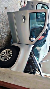 تاهو 2013 ادوات ادوات  السيارة مكفولة كص وعشائر وسرقة وانتربول  وگير و...