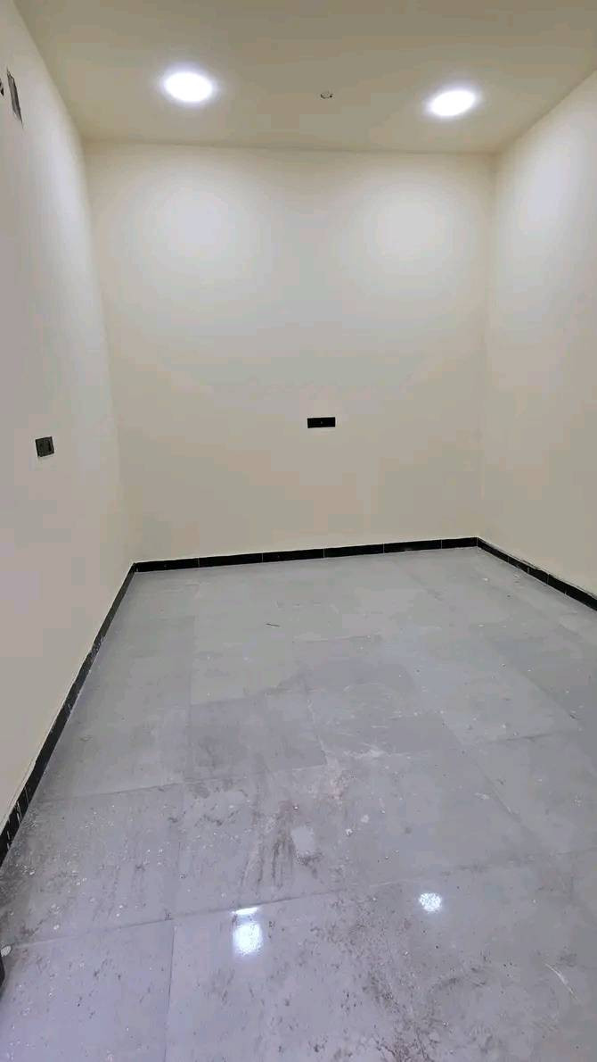 بسم الله الرحمن الرحيم اسعد الله اوقاتكم احبتي بكل خير دار سكن للبيع طابو زراعي عراقي يتكون من غرفتين وديوان وصاله ومطبخ وصحيات مساحة 110 متر مربع عنوان البصره ابو الخصيب ابو جوزي كافة الخدمات ماء كهرباء مدارس سعر 70 وبيه مجال ***********
