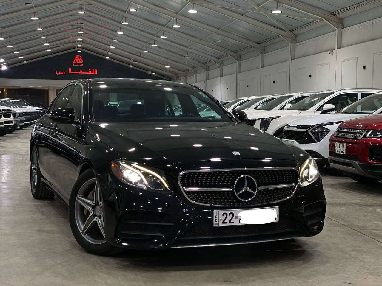 Mercedes Benz E 300 2017 وارد أمريكي ماشية  الف السيارة ضرر جدا بسيط شبه كلين  فقط شوية100 من الجنطة بدون داخل او ايرباك وابيع شرط الفحص 
السيارة كلش حلوة وجديدة وعلى وضع ال وكالة السيارة فول سلايد وجلد وهواي مواصفات معروفه السعر هو 24000$ الف دولار. او 240 ورقة وبيه مجال وترهم بيع او مراوس وبيك خير وتدلل مكاني بغداد رقمي ***********السيارة بصمة و سلايد و لايت زنون كهرباء و صندوق كهرباء و جلد وكراسي كهرباء  وتدفئة وتبريد ووضعيات قيادة وسيارة اربعة سلندر حجم 2.0 توين تيربو
