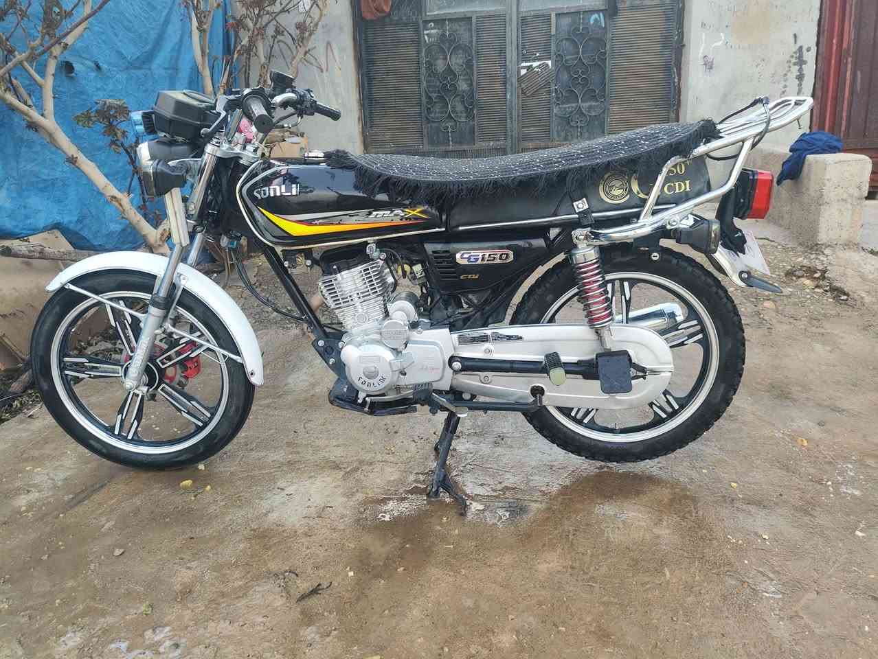 السلام عليكم دراجه سولنك لبيع او للمراوس موديل 23 اوراق محرك شرط اسبانه ماطاخته دراجه كفاله عامه سلف وكهربيات كله شقاله سعر 560 وبيه مجال مكاني بين كلار وخانقبن شراي اتصل ***********او تعال خاص رجان مو شراي لا تعبني
