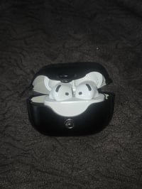 سماعة apple جيل الرابع NC الجديدة ب250 مستعمله استعمال قليل  رايدها ب2...