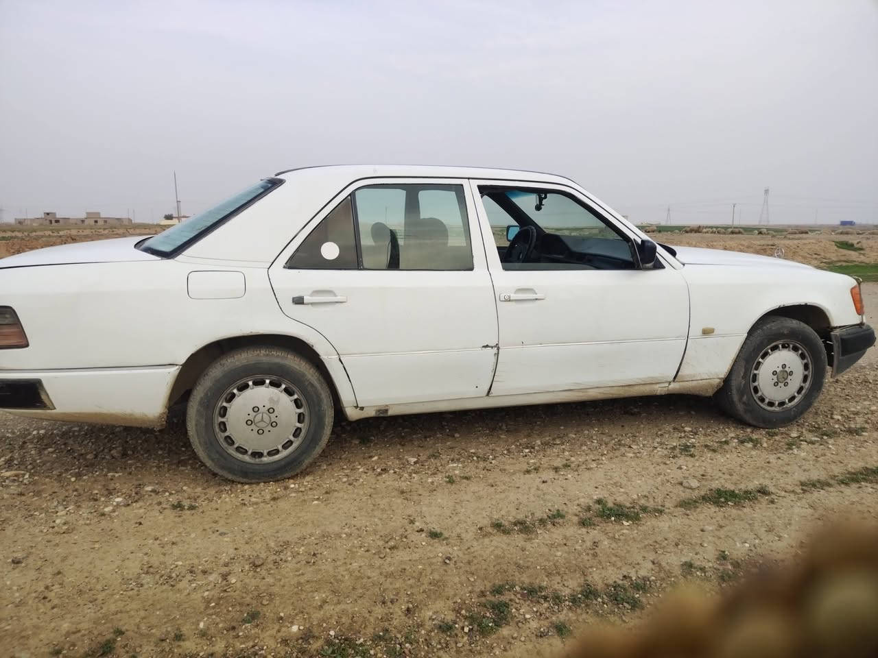 مارسدس دب موديل 1988 محرك بطه ثنين ونص سعر 38 وبيها مجال *********** كركوك
