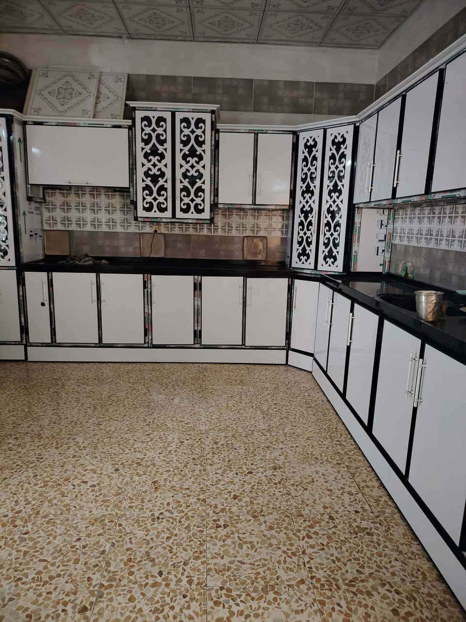 السلام عليكم  بيت  للبيع  ع طريق  دغاره  الديوانية  مساحته 300بنا بي غرفتين وصاله ستقبال مطبخ صحيات 
طارمه  سعر خاص
***********
