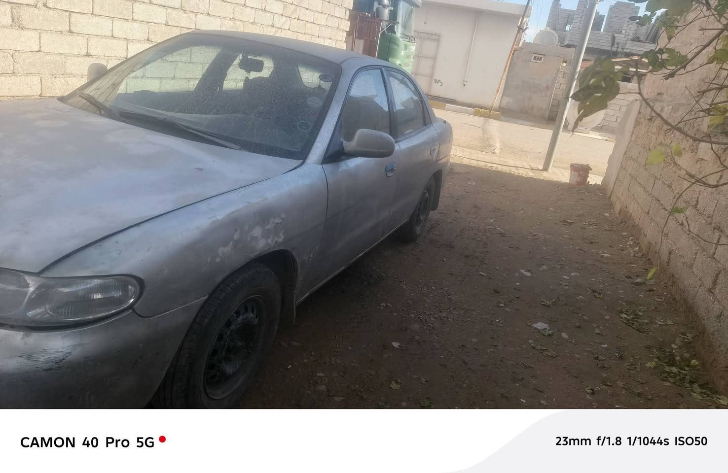 سلام عليكم داوي نوبره ٩٧ فحص الانبار كمرك مدفوع اورقه كامل محرك جديد كير جديد تخم تاير بعده ما ماشيه عليه باتر جديد تبريد بس غاز لايت زنون سياره ما تصرف عليه ربع  صدر كله جديد السعر ١٣ ***********
