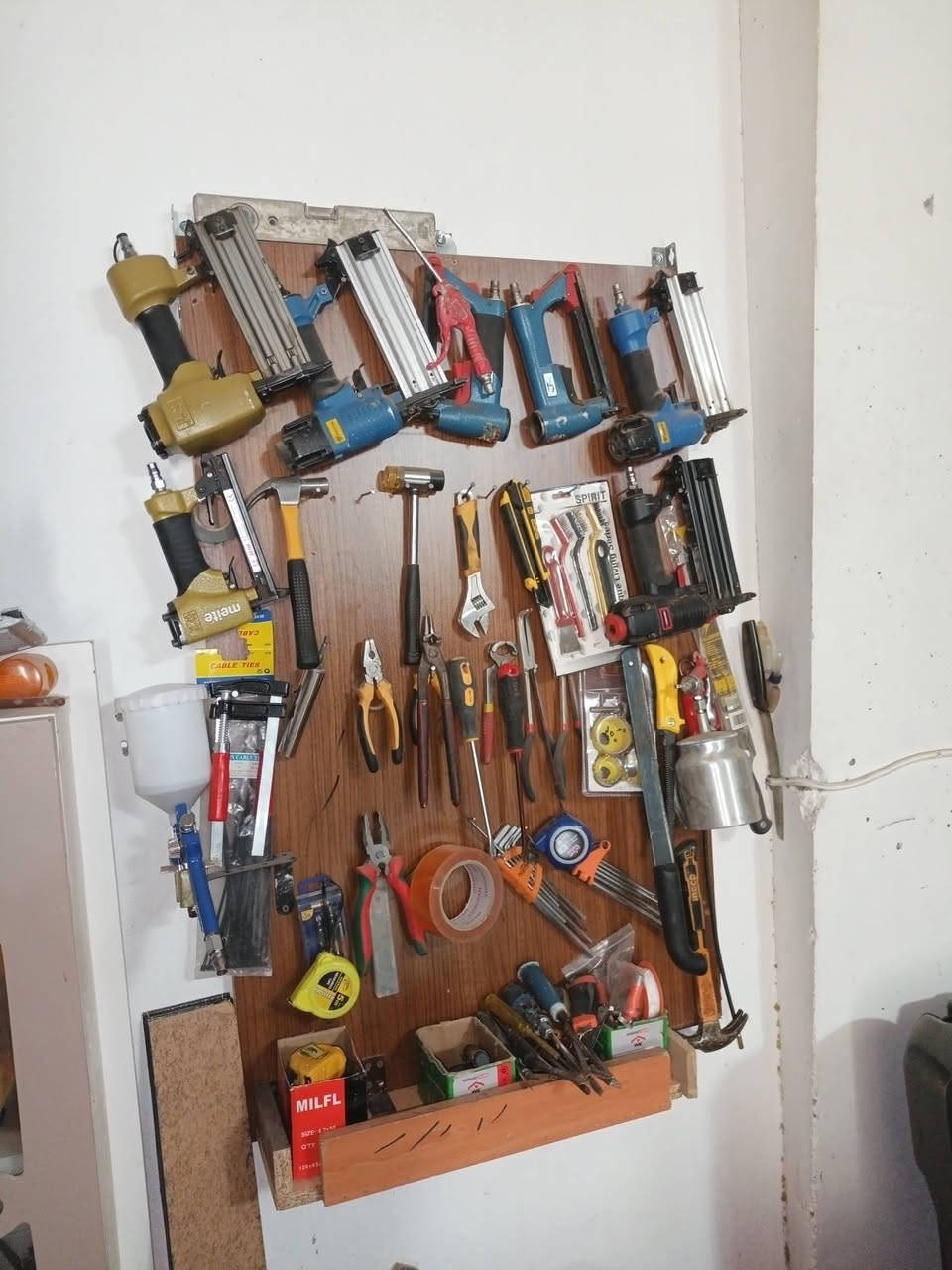 للبيع معمل متكامل غراض نظافه 80٪
مكائن اخو جديد مع خشب بصيط عده كامله السعر ٣٥٠٠/٠٠٠
مليون وبي مجال الشراي يتصل ***********0
