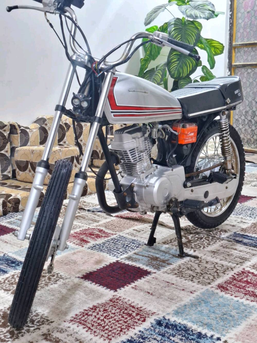 السلام عليكم دراجه نوع نامه للبيع الدراجه اوراق بأسمي مكينه جديده ما مفتوحه ابد دراجه جديده مو مال تعليك وهاي سوالف سعر الدراجه 800 ألف وبيها مجال حق الجيه  مكان الدراجه البصره التنومه ئي استفسار اتصل على الرقم ***********