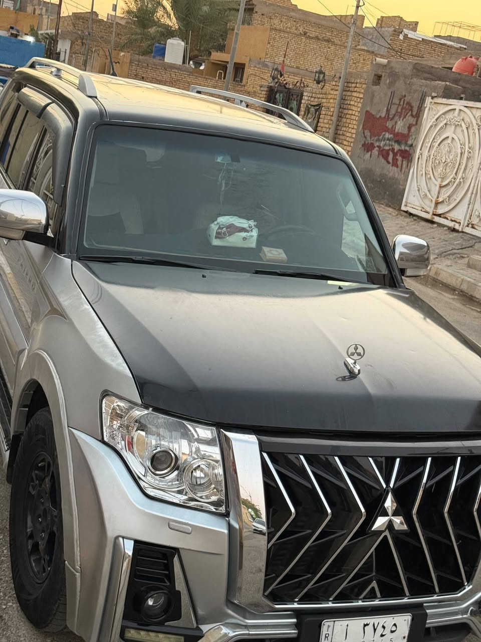 السلام عليكم  (بيع فقط)
باجيرو ٢٠٠٨  للبيع 
حبتور فول مواصفات ١/١
فتحة  تحكمات ستيرن 
كشنات كهربائيه 
مري شفط 
اشاير بلمري 
تبريد ٣ قطع 
كشنات جلد 
محرك ٣٥٠٠ ( محرك جديد صارله اقل الشهر هو وتفرعاته) 
محرك وحداديه بكامل تفرعاتهة جدد 
سيارة نضيفه كلش 
بيهة جاملغ مصبوغ ونص( خشم الجاملغ) من الجاملغ الثاني مرشوش رش   
السيارة محدثه بجم امامي وخلفي وشاشه 
السيارة ١٠٥ بيهة مجال بسيط للشراي فقط السيارة باسمي التحويل ثاني يوم  الاتصال 
***********
