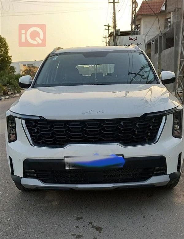 كيا سورنتو مديل 2025 ماشيه 11 الف مكفوله سعرهه 275 ***********
