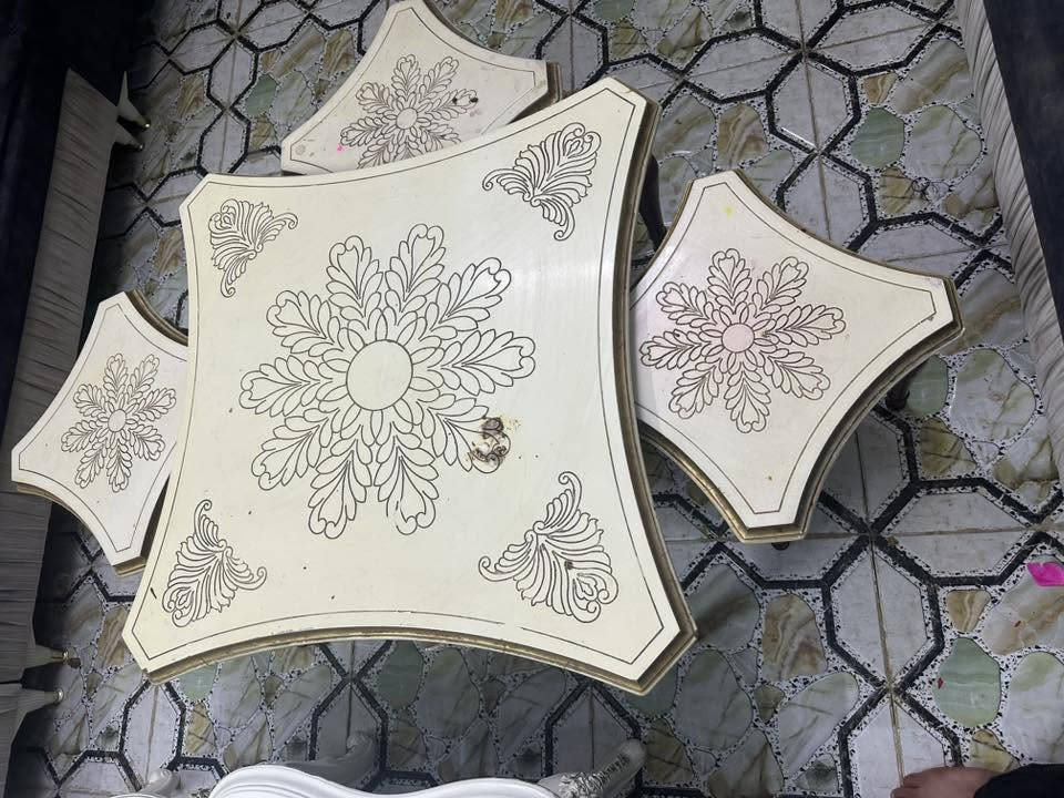 طبلات نوعيتين نضيفات كلش بس عوزهم غسل وموديلهم حلوه يفيدن لمكتب لبيت جديد السعر 150 ثنينهن ***********

