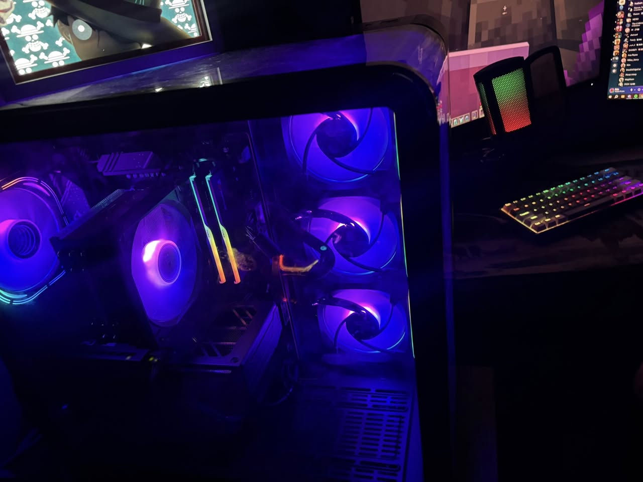 السلام عليكم PC GAMING  للبيع
المواصفات: 

Processor    AMD Ryzen 5 9600X 6-Core 3.90 GHz
Installed RAM    32.0 GB
Storage    932 GB SSD WD Green SN3000 1TB, 954 GB SSD Lexar SSD NM620 1TB
Graphics Card    AMD Radeon RX 9060 XT (16 GB), AMD Radeon(TM) Graphics (486 MB)
Motherboard      Msi B650 wifi plus
Case   L280 Black  
تشغل احدث الالعاب بسلاسه تامه وباعلى اعدادات تلعب وانت مرتاح 
السعر : ٢,٢٥٠,٠٠٠


**إذا كنت صاحب هذا الإعلان وتريد حذفه لأي سبب، رجاءا أرسل رسالة إلى الدعم الفني**