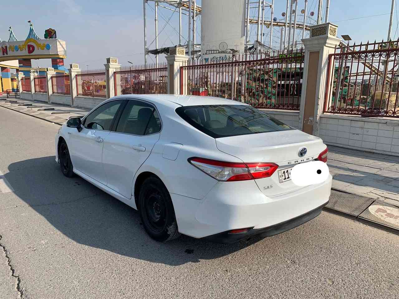 السلام عليكم 
كامري هايبرد اصل 2019 مسجله 2023 رقم بغداد اصولي سنويه وهزه ورقم جديد تحويل ثاني يوم السياره ب اسمي 
مواصفات 
1-محرك 2500 هايبرد 
2-بصمه ابواب وصندوك
3-قطعتين تبريد 
4-داخل مخمل 
5-لون ابيض صدفي 
6-محرك جديد اني شدتيه اول مشتريته
7-منضومه بريك جديده 
8-منضومه بطاريات جديده 
9-لايت زنون
10-شاشه لمس 
11-كاميرا قلاب
السياره جاهزه صدر جديد وتخم تاير جديد 
المكان /المنصور الداوودي 
رقم الهاتف /***********
السعر / 137 وبيه مجال
