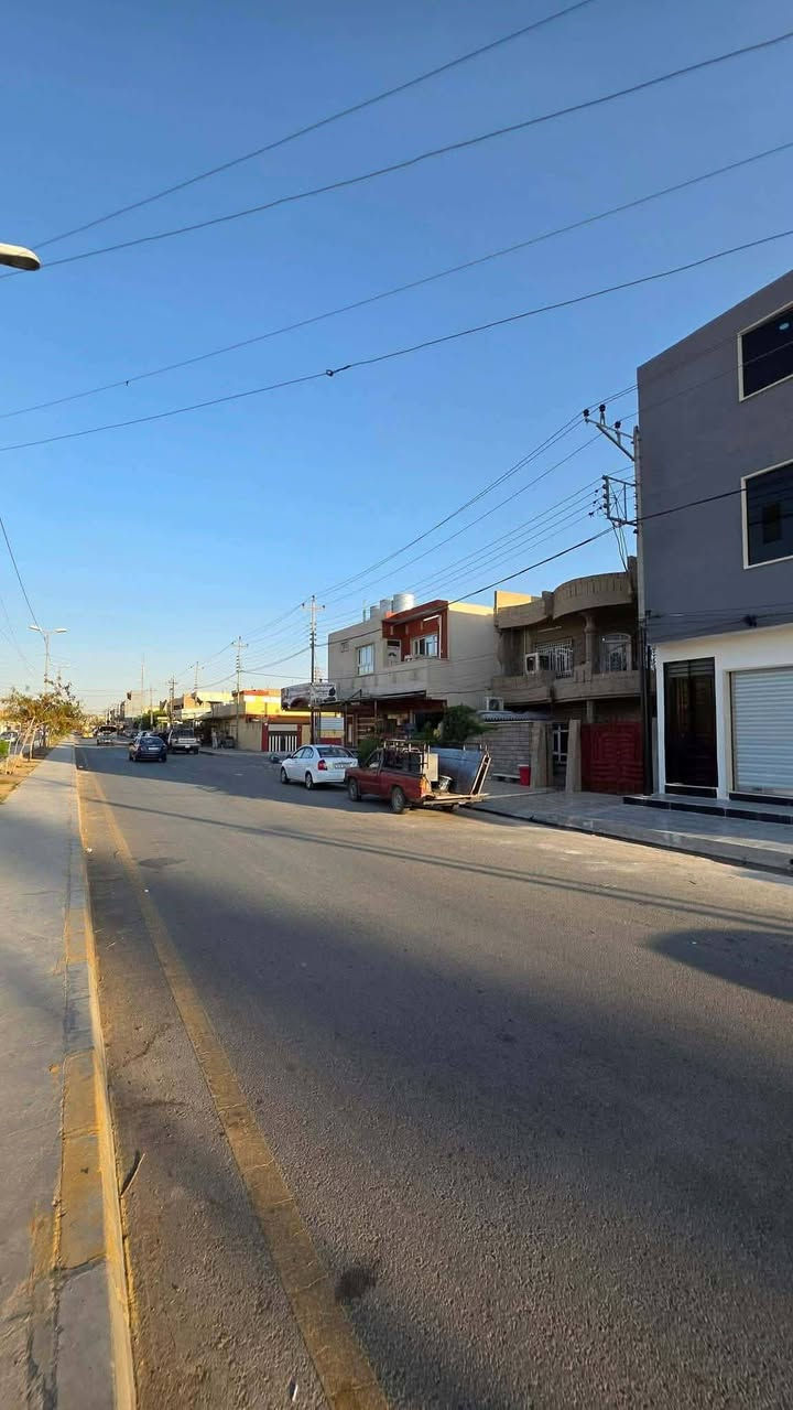 🏢 عمارة تجارية للبيع
💰 وارد شهري:1,600,000 دينار
📍 الموقع: حي القاهرة – سايدين النهظة قرب جامع بريفكاني
📐 المساحة: 200 م² 
🔹 محلين + شقتين
📲 واتساب مباشر (مراسلة/اتصال):
👉 https://wa.me/9647731012644
📞 اتصال مباشر:
📞 tel:***********
مكتب عمار الهزاع لتجارة العقارات والبناء

