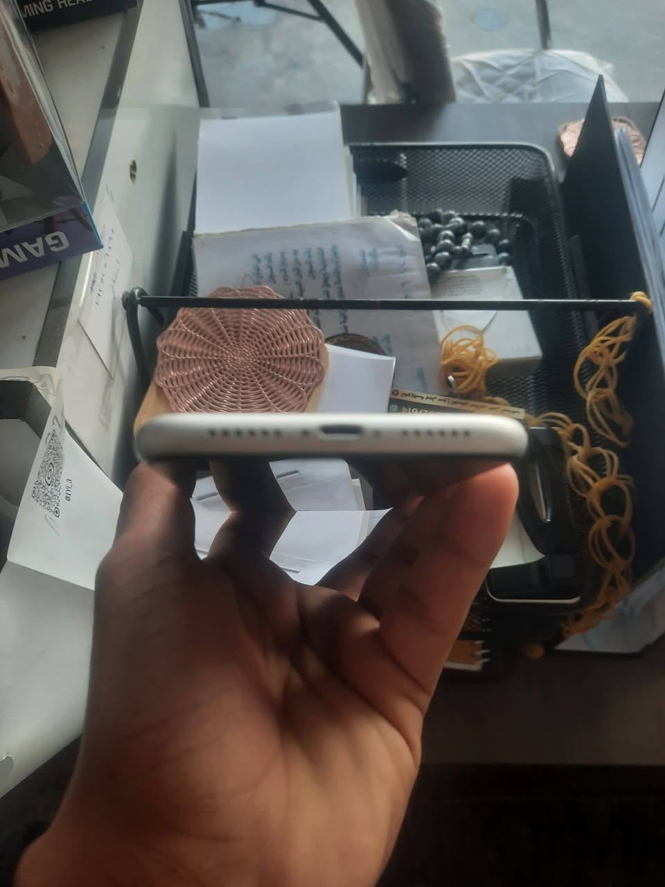 ايفون11عادي جهاز نضيف ممبدل بي شي نضافه٩٩% ممفتوح
باتري ٧٥بدون ضرف شرط 
ذاكره ١٢٨
سعر ٢٩٠ بي مجال بسيط


**إذا كنت صاحب هذا الإعلان وتريد حذفه لأي سبب، رجاءا أرسل رسالة إلى الدعم الفني**