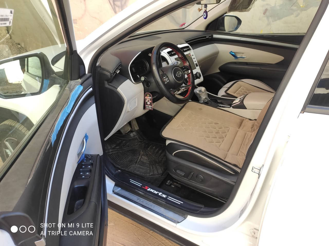 السلام عليكم توسان خليجي 2022 فول عدا البانوراما ماشية 22الف كيلو بيها ملاحظة صغيرة يم قبغ البانزين والباقي مكفول رقم دهوك للتفاصيل ***********
