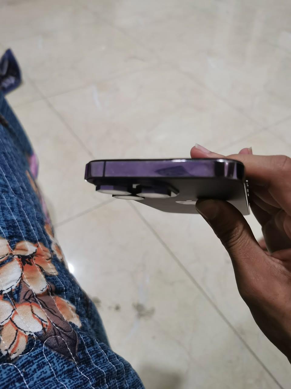 للبيع ايفون ١٤ برو ماكس ذاكرة ٢٥٦ بطارية ٨٠ نسخه CH دبل سيم جهاز مفتوح مبدل فقط شاشة فيس ايدي كامل شغال السعر ٥٢٥ وبي مجال بسيط


**إذا كنت صاحب هذا الإعلان وتريد حذفه لأي سبب، رجاءا أرسل رسالة إلى الدعم الفني**