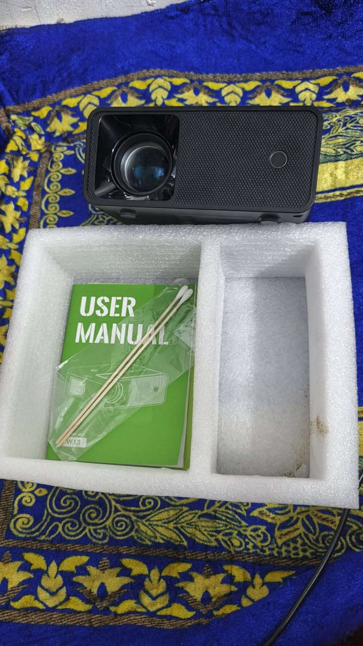 داتا شو جديدة مرفق الفديو  السعر 35 ألف راقية العنوان بغداد ***********
